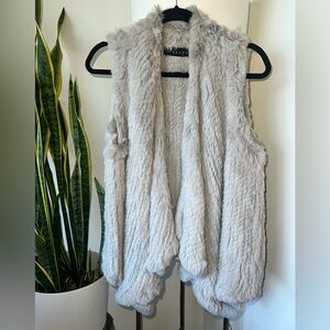 GENUINE FUR 🩶 Soft Gray Fur vest.Stunningly knit and draped, gently preloved 🩶